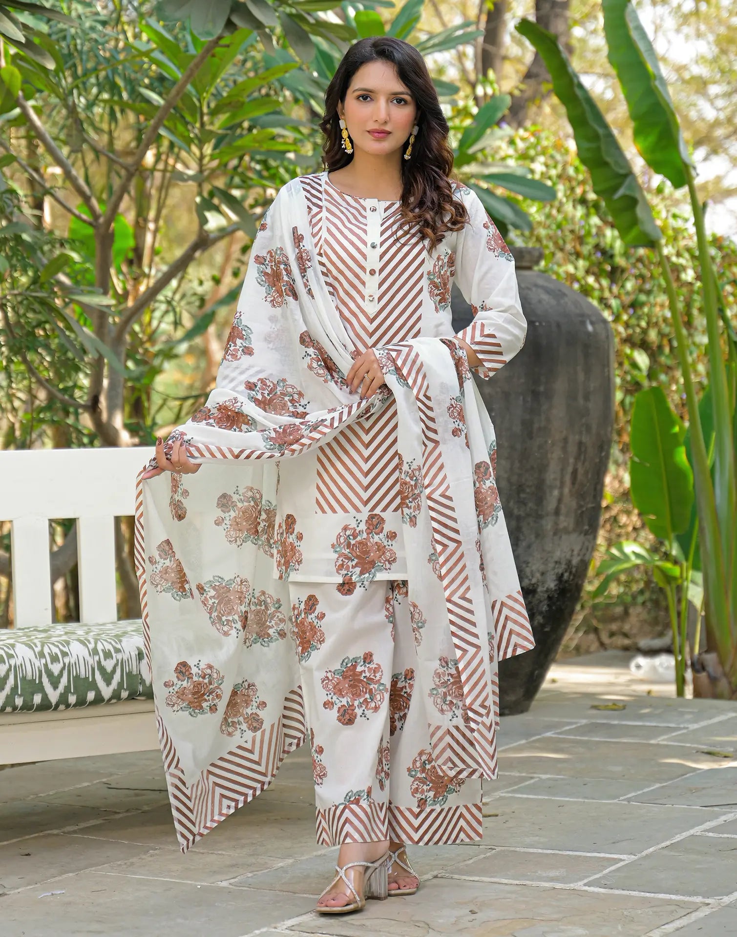 Skylee Cotton Printed Straight 3 Piece Kurta Set For Woman