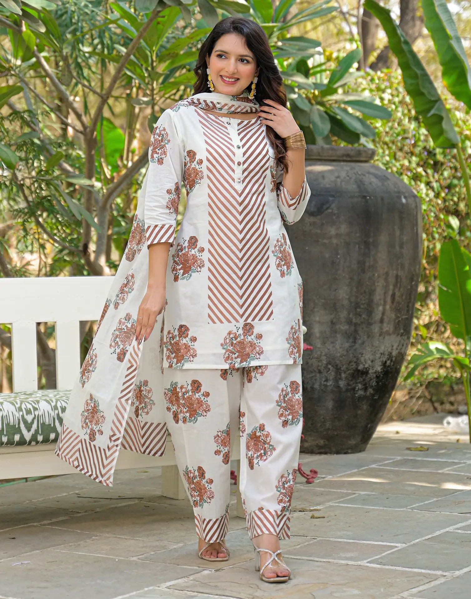 Skylee Cotton Printed Straight 3 Piece Kurta Set For Woman