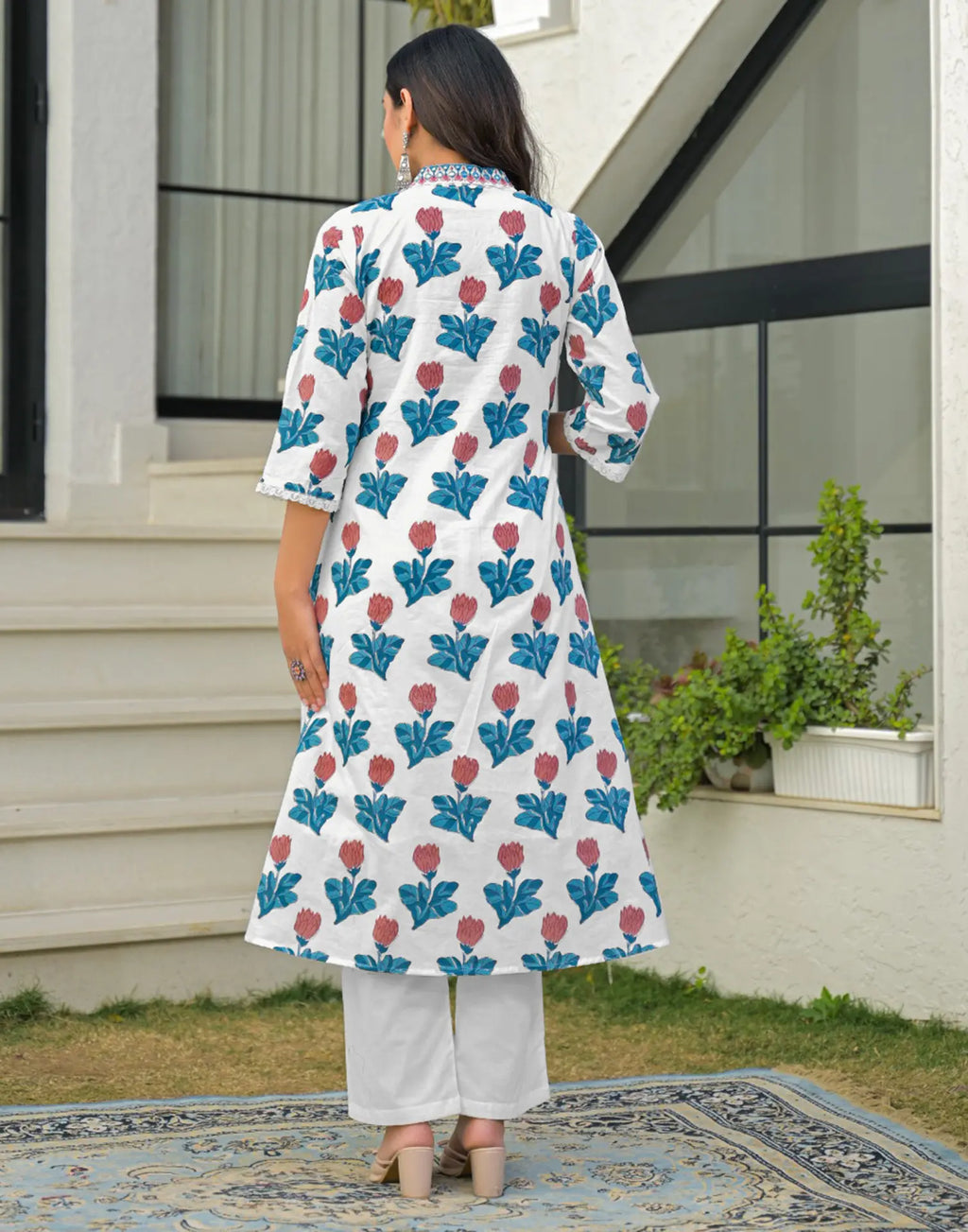 Skylee Cotton Floral Print A-Line 3 Piece Kurta Set For Woman