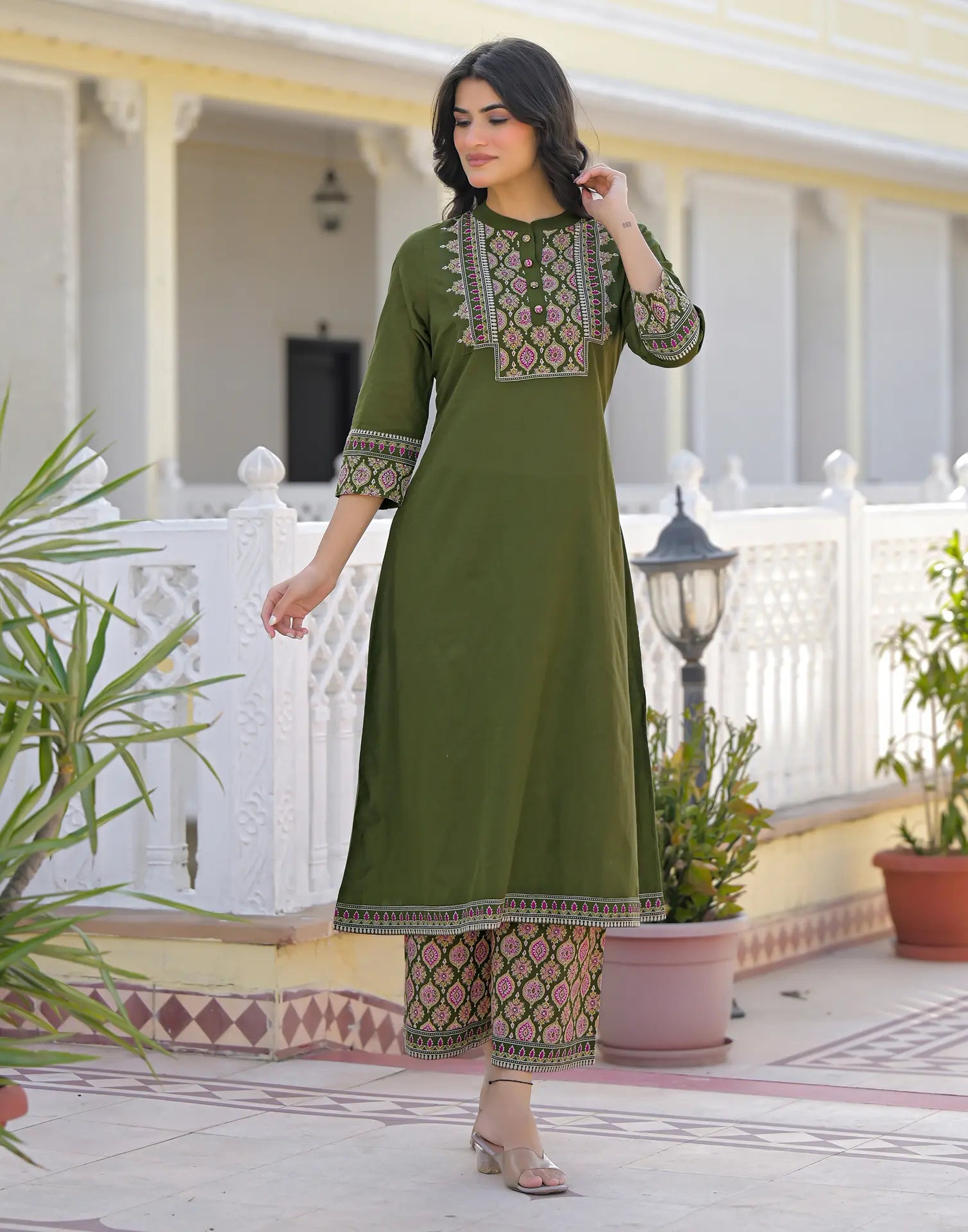 Skylee Cotton Printed Straight 3 Piece Kurta Set For Woman