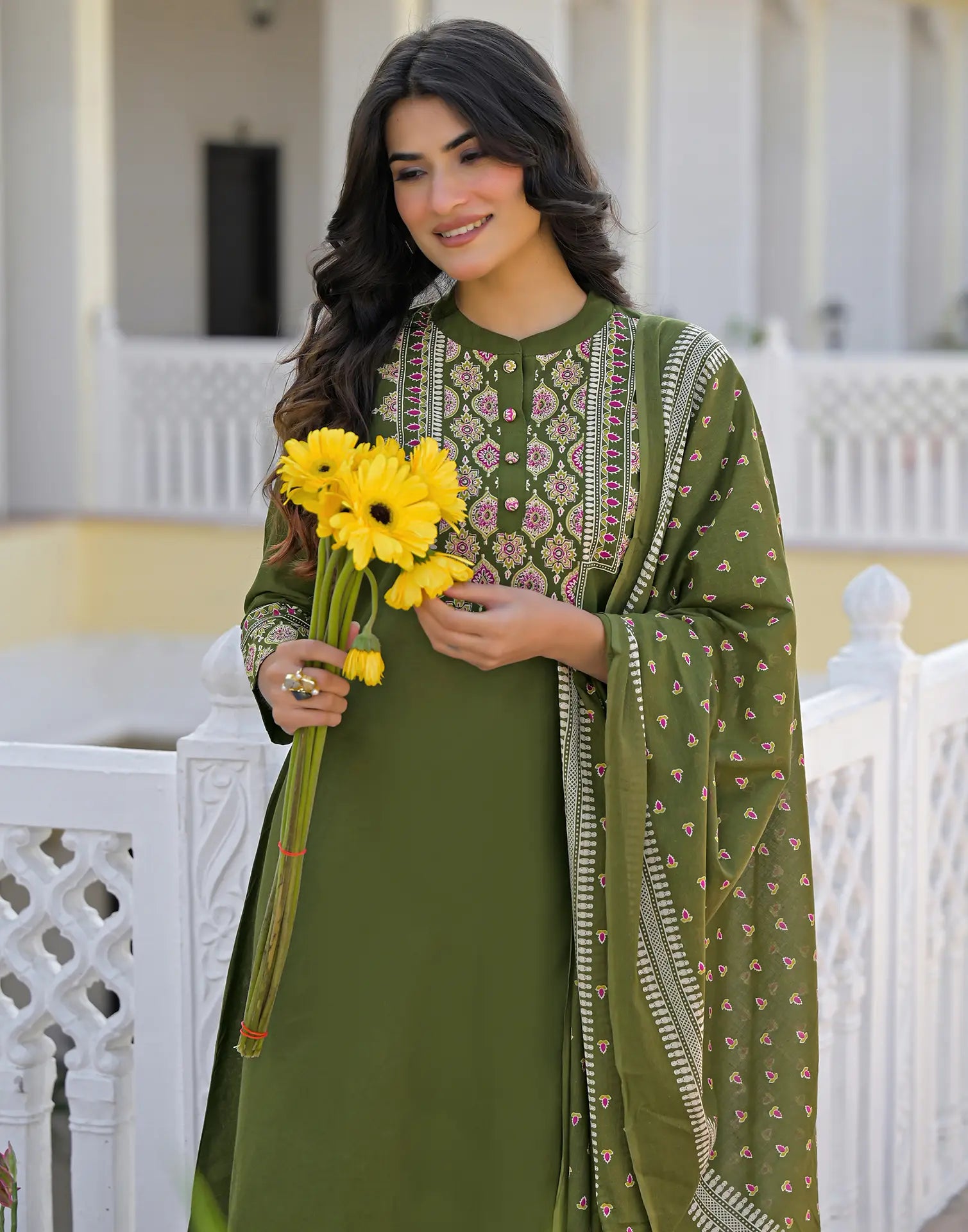 Skylee Cotton Printed Straight 3 Piece Kurta Set For Woman