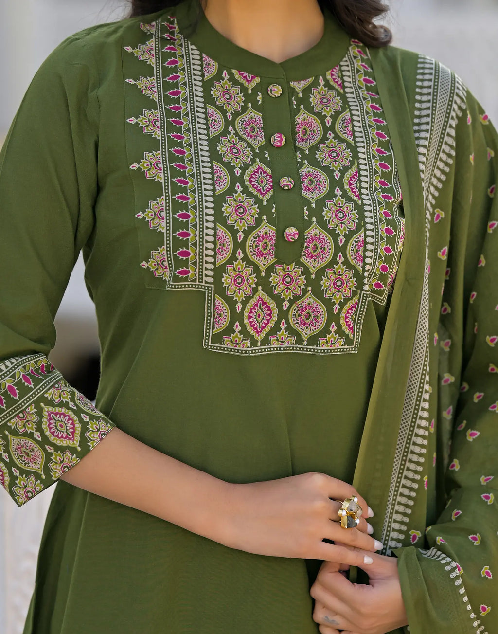 Skylee Cotton Printed Straight 3 Piece Kurta Set For Woman