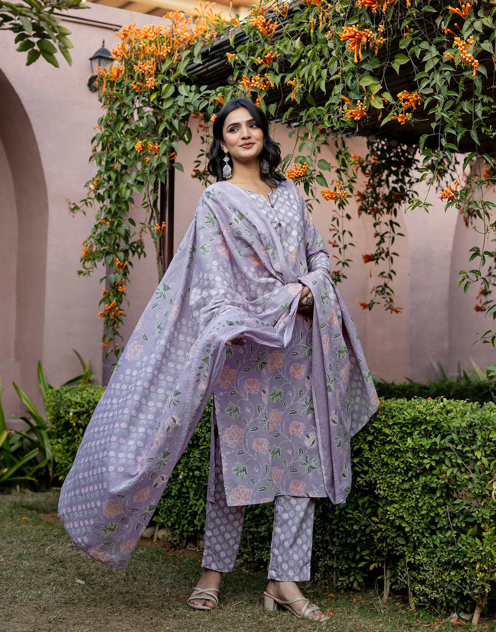 Skylee Cotton Floral Print Straight 3 Piece Kurta Set For Woman