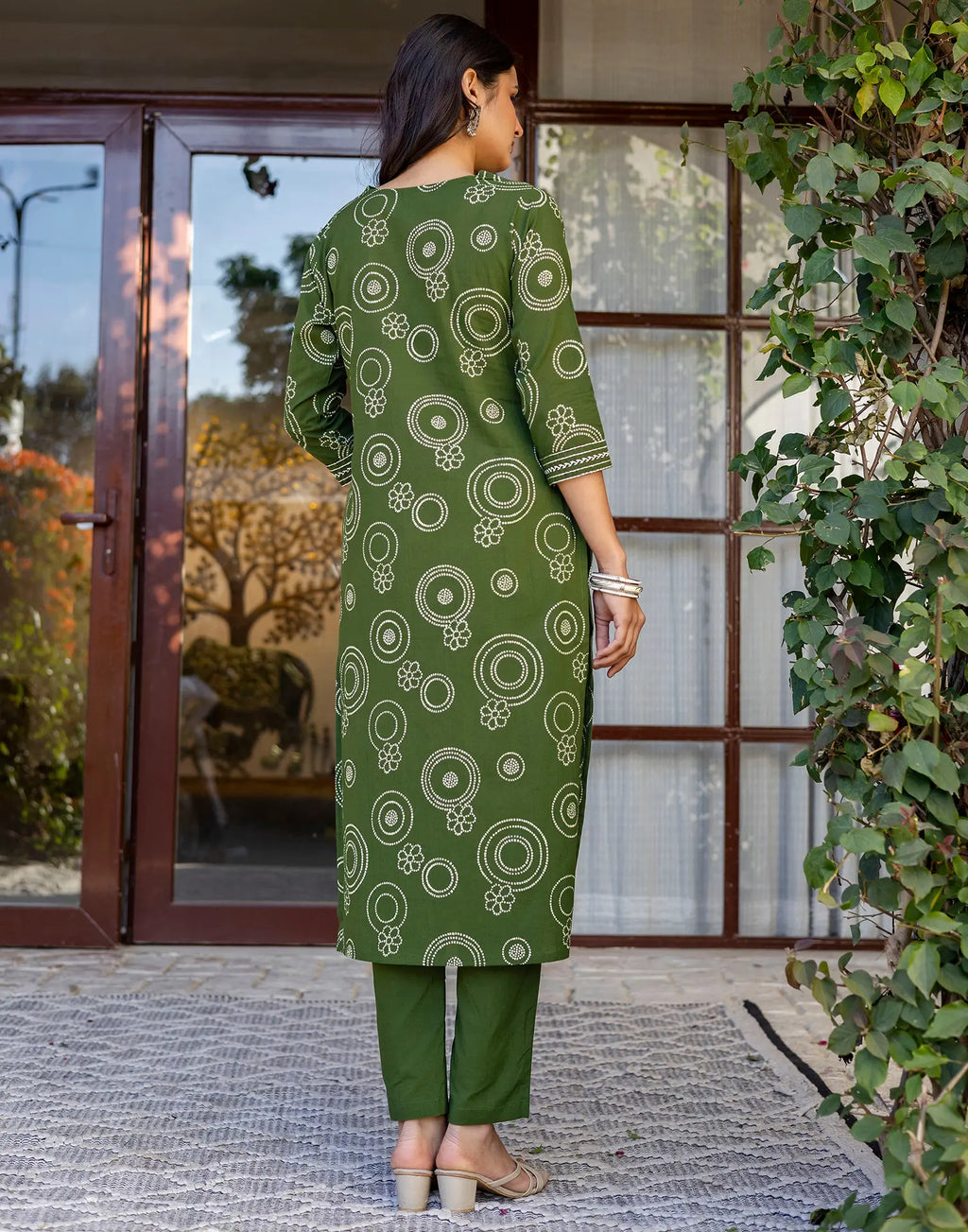 Skylee Cotton Bandhani Straight 3 Piece Kurta Set For Woman