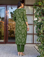 Skylee Cotton Bandhani Straight 3 Piece Kurta Set For Woman
