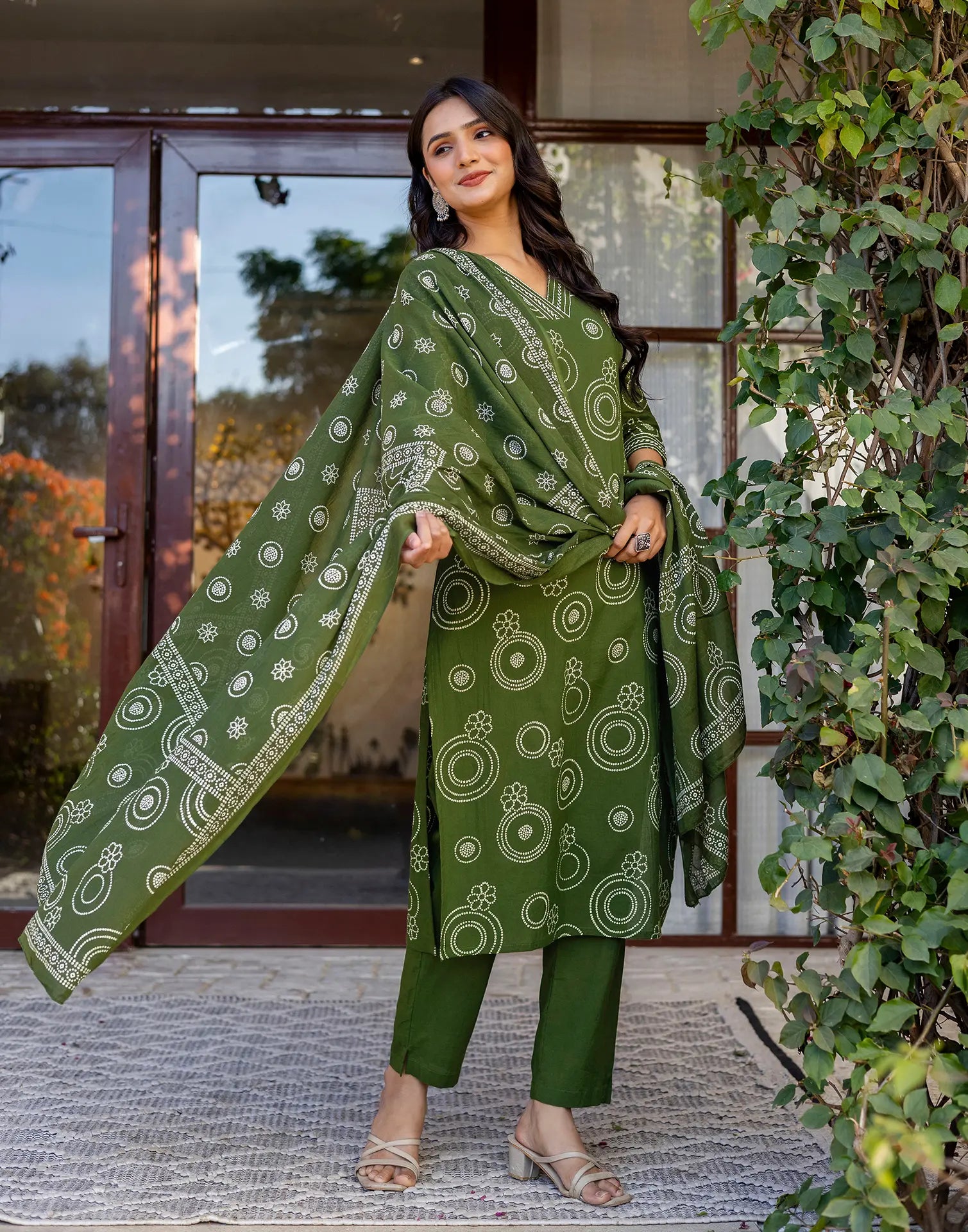 Skylee Cotton Bandhani Straight 3 Piece Kurta Set For Woman