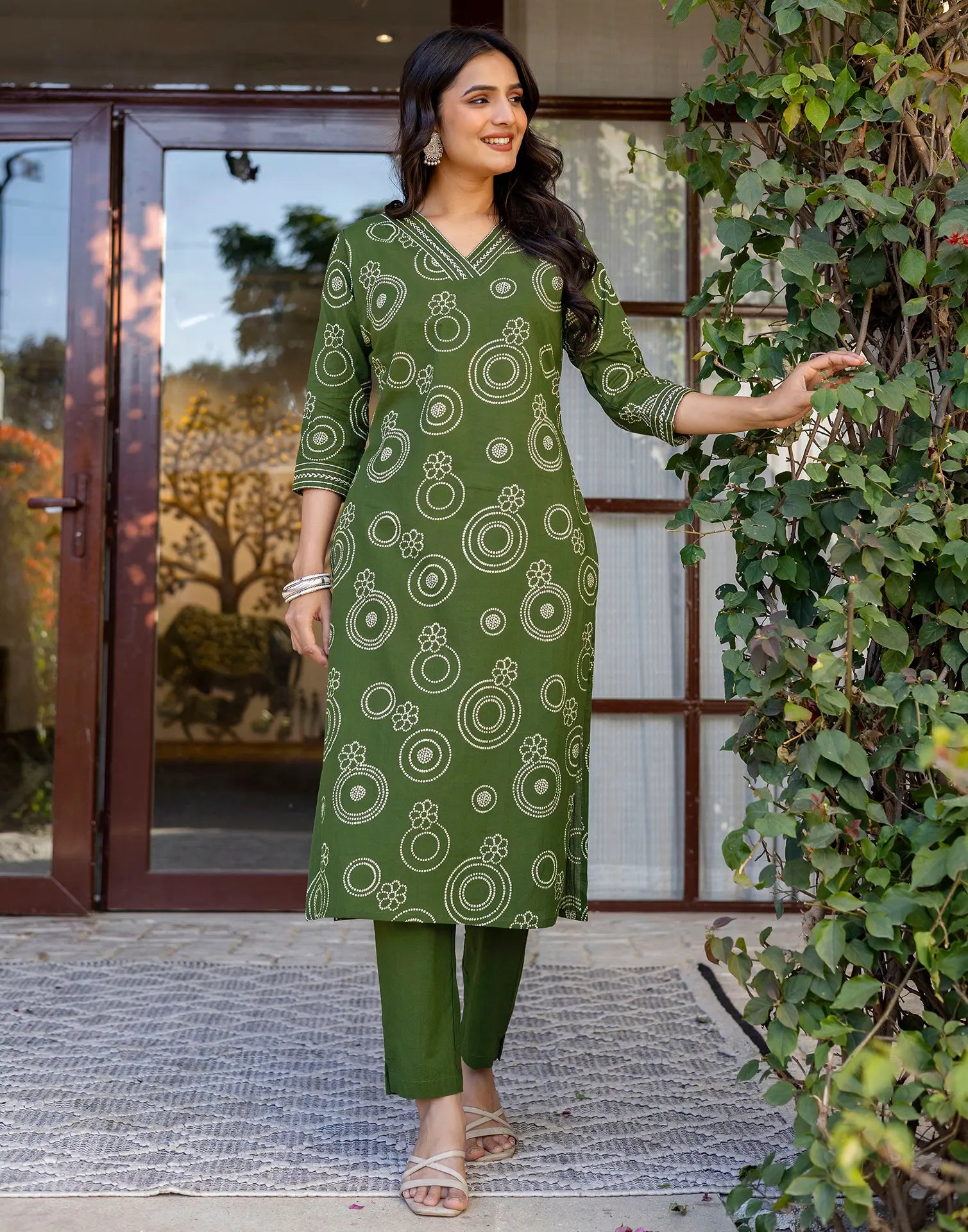 Skylee Cotton Bandhani Straight 3 Piece Kurta Set For Woman