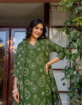 Skylee Cotton Bandhani Straight 3 Piece Kurta Set For Woman