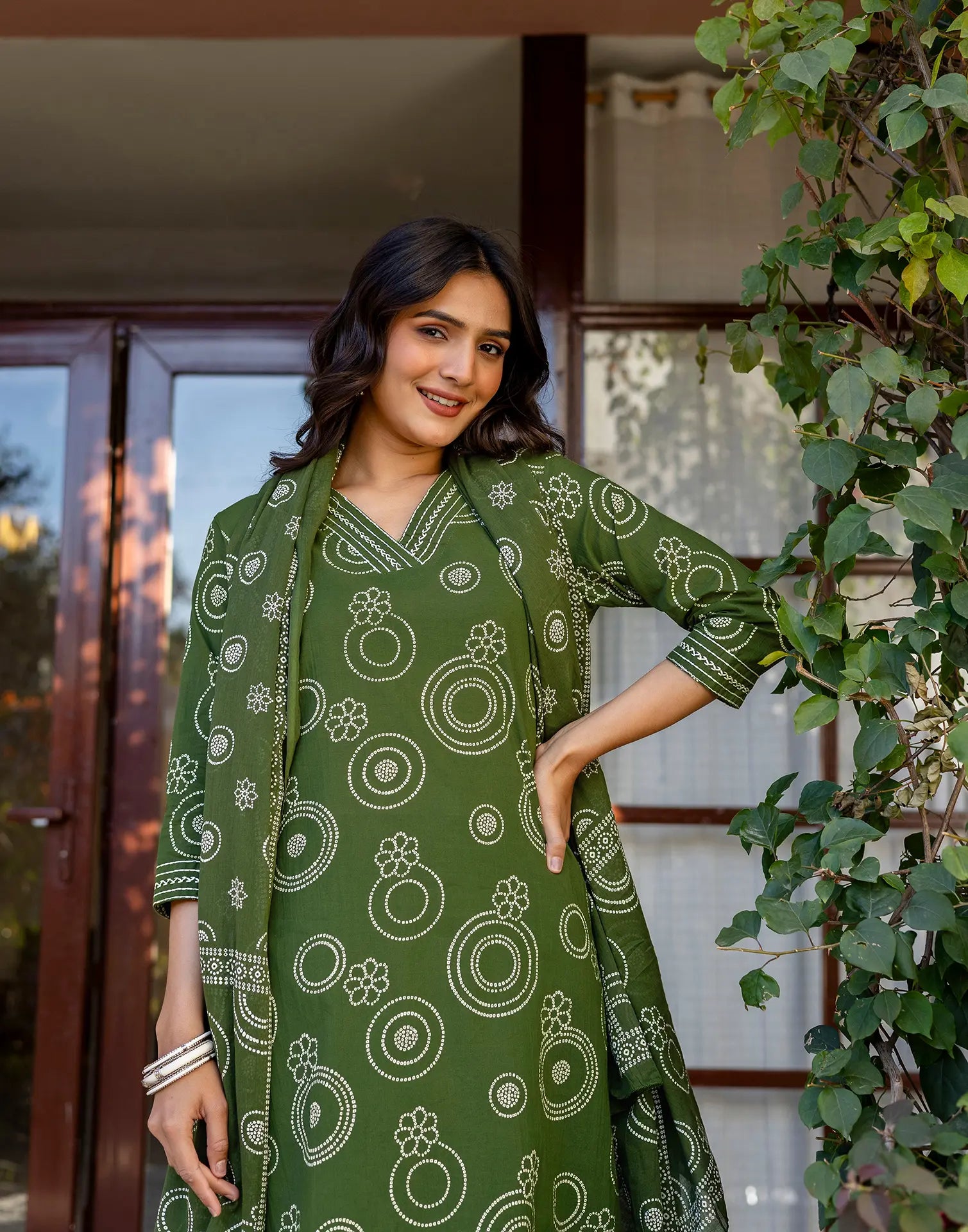 Skylee Cotton Bandhani Straight 3 Piece Kurta Set For Woman