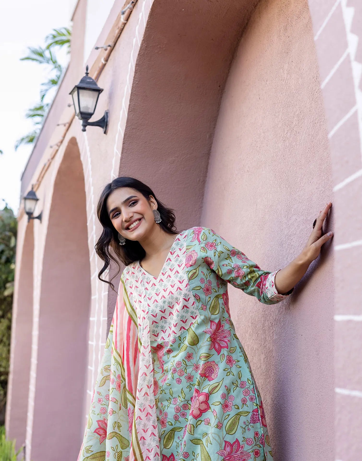 Skylee Viscose Floral Print Straight 3 Piece Kurta Set For Woman