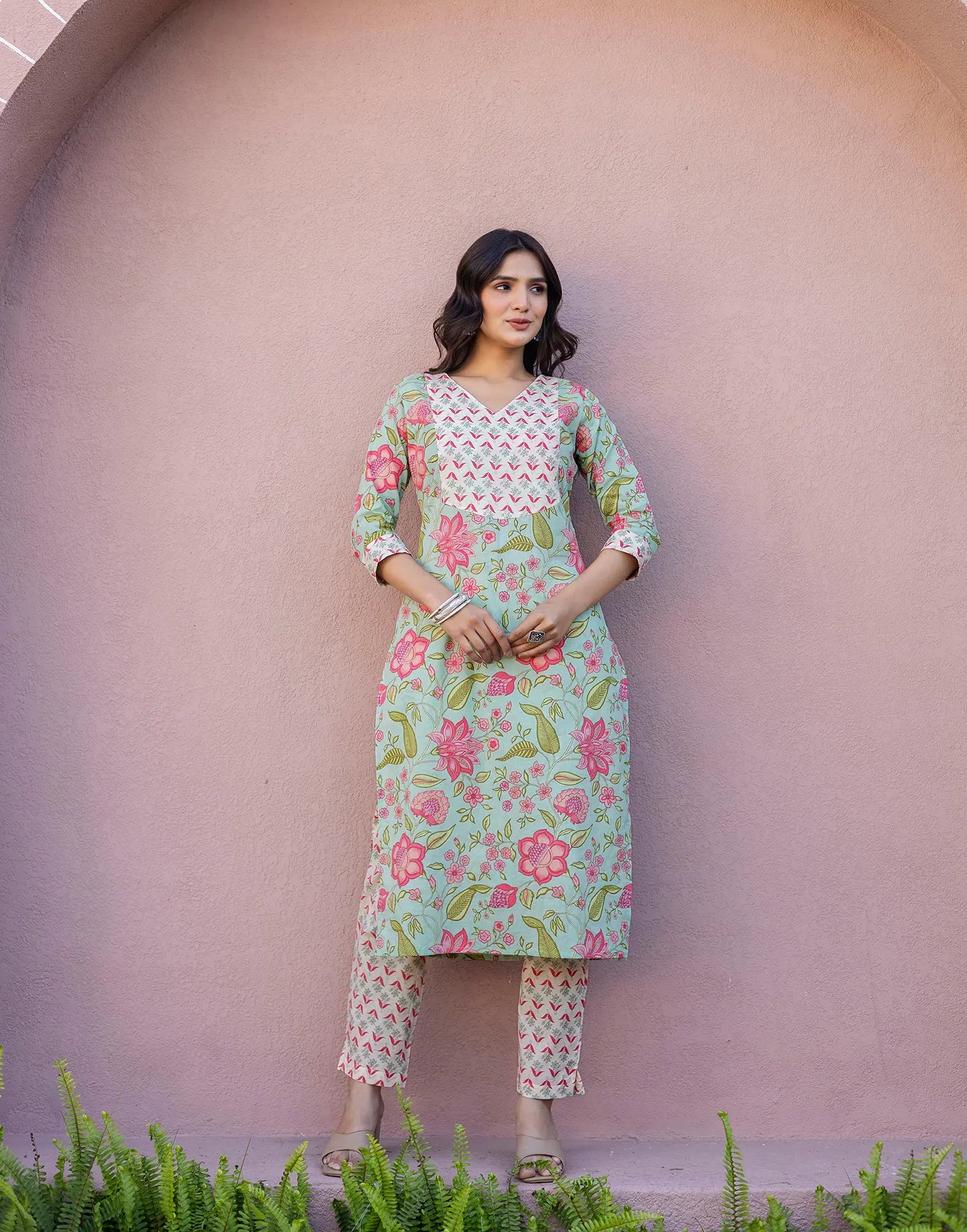 Skylee Viscose Floral Print Straight 3 Piece Kurta Set For Woman