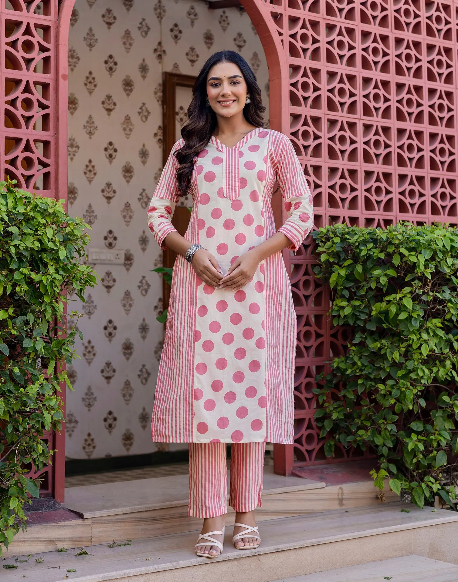 Skylee Cotton Printed Straight 3 Piece Kurta Set For Woman