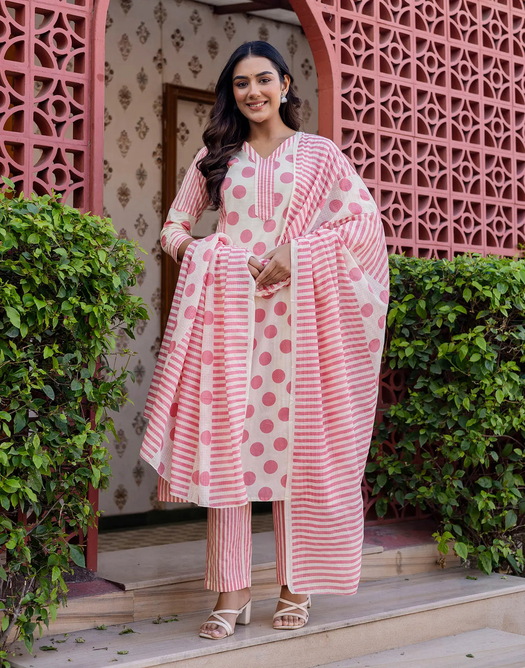 Skylee Cotton Printed Straight 3 Piece Kurta Set For Woman
