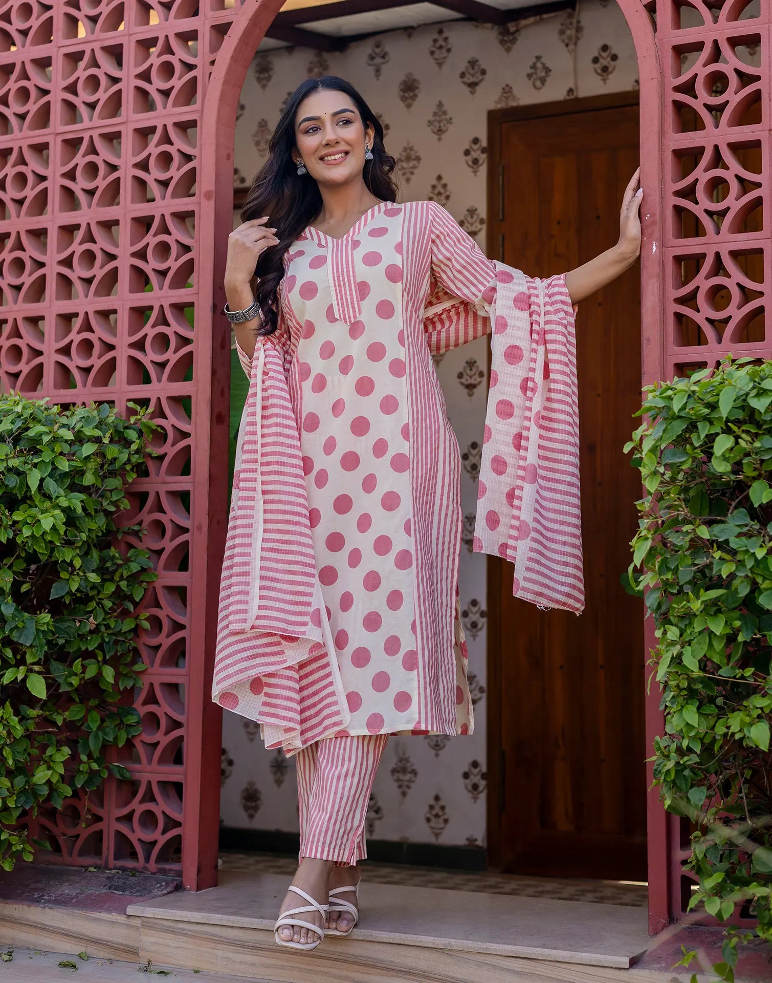 Skylee Cotton Printed Straight 3 Piece Kurta Set For Woman