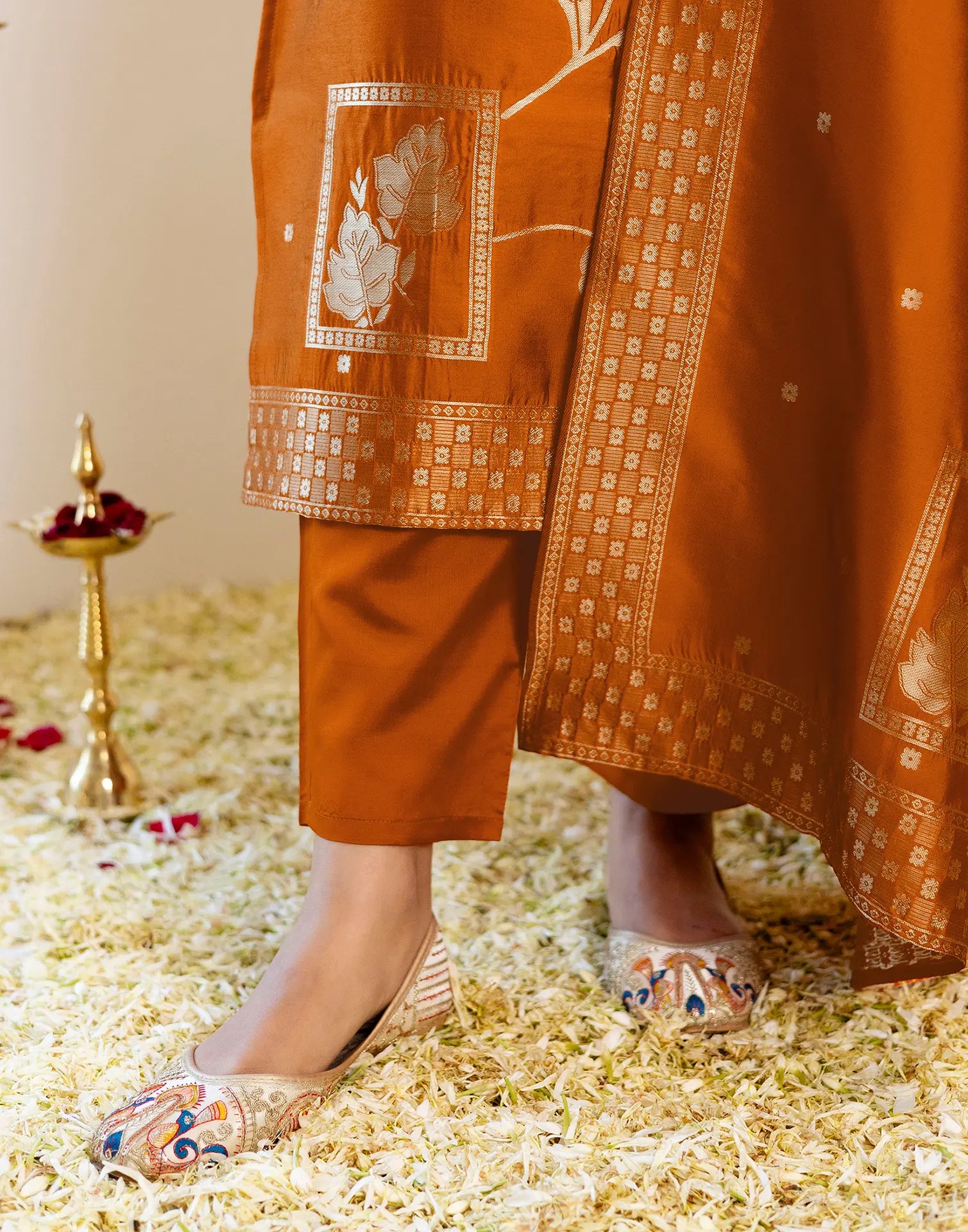 Skylee Silk Woven Straight 3 Piece Kurta Set For Woman