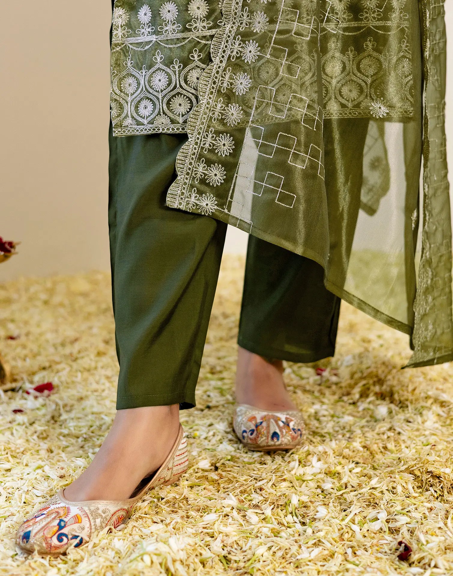 Skylee Net Embroidered Straight 3 Piece Kurta Set For Woman