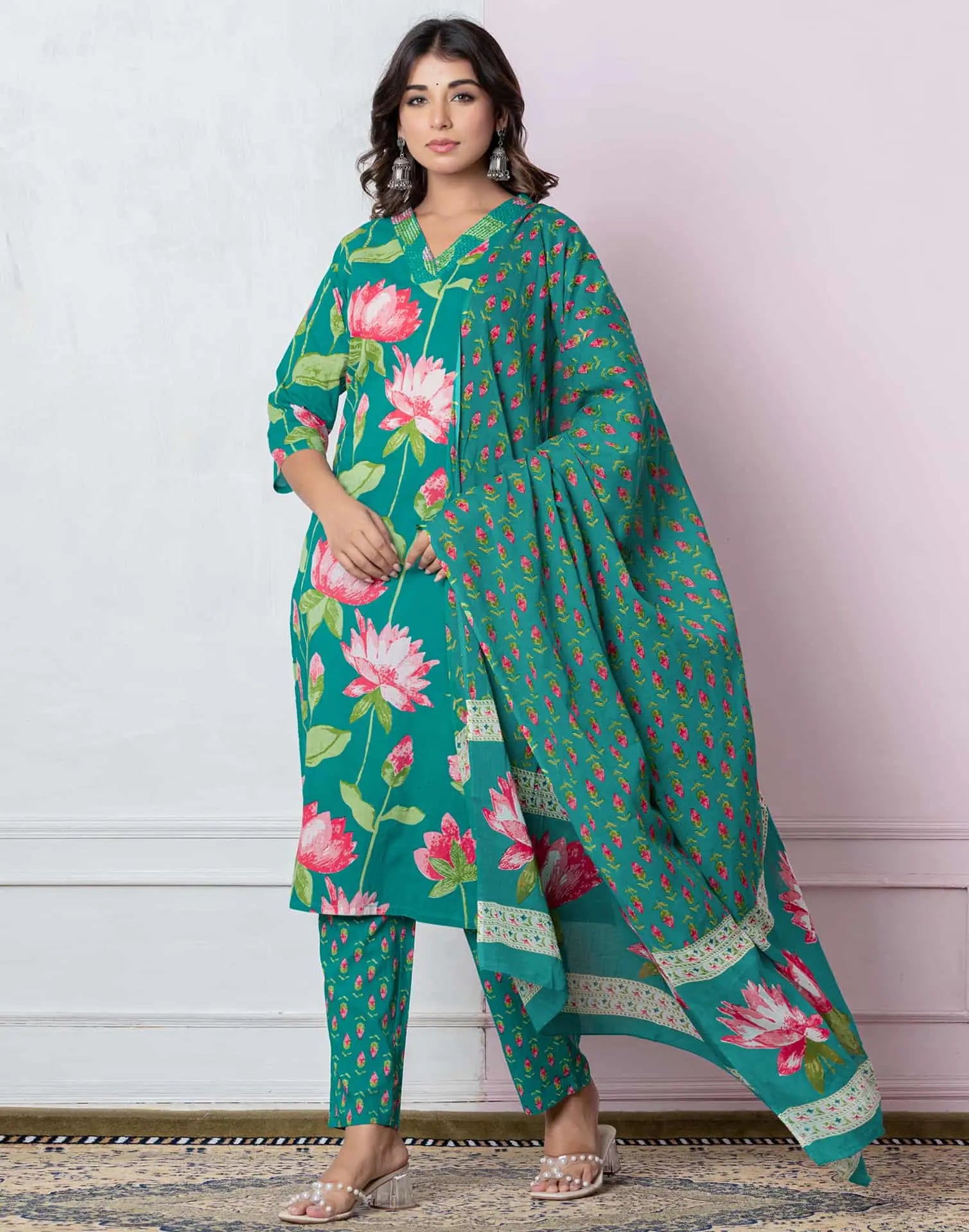 Affordable Green Cotton Printed Straight Kurta Set under 999