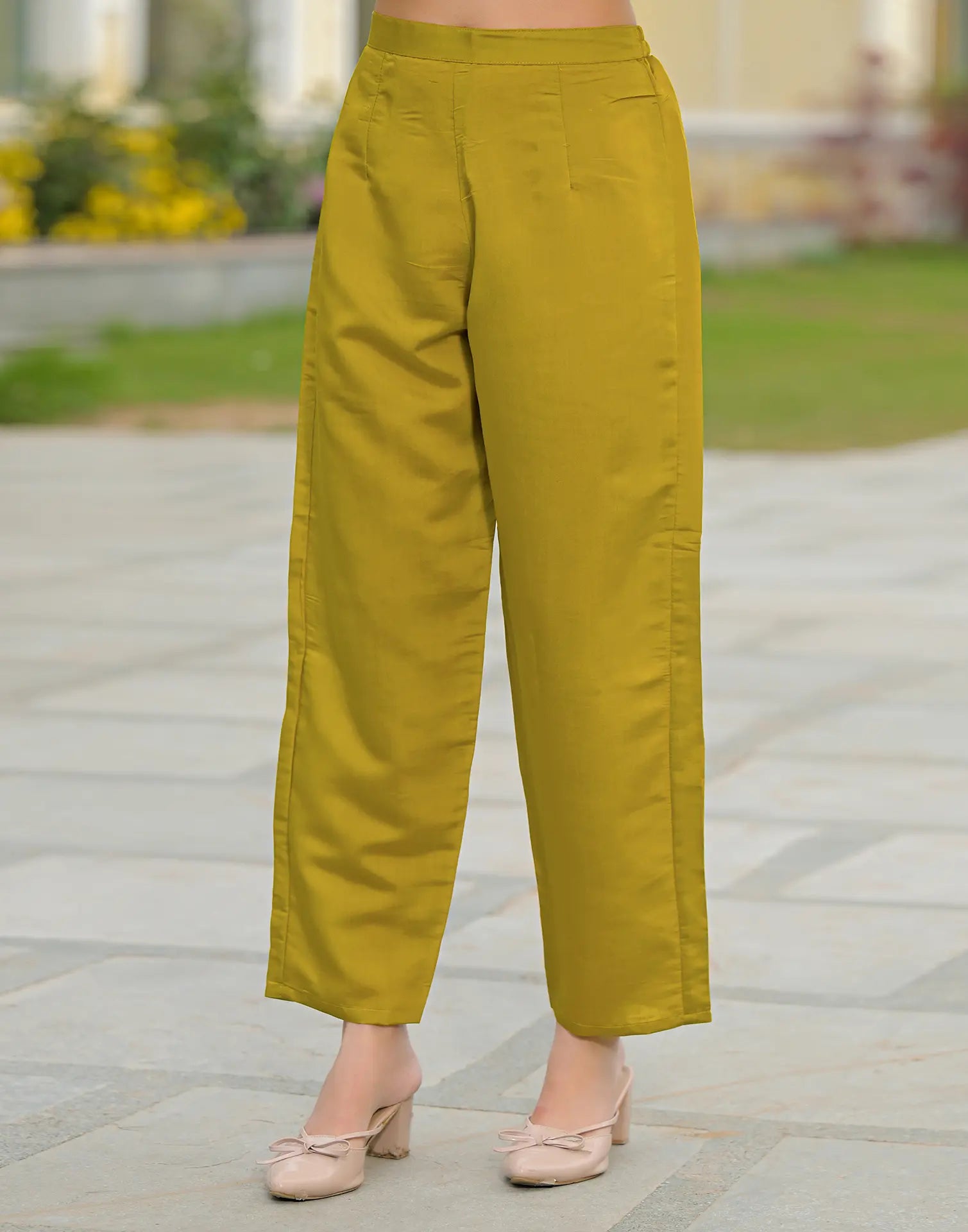 Skylee Net Printed Straight 3 Piece Kurta Set For Woman