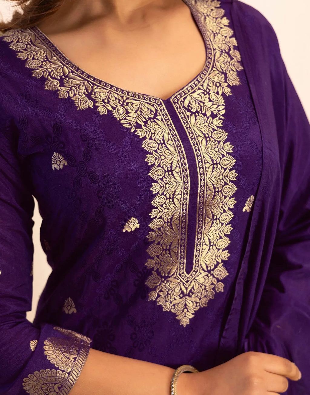Skylee Silk Woven Straight 3 Piece Kurta Set For Woman