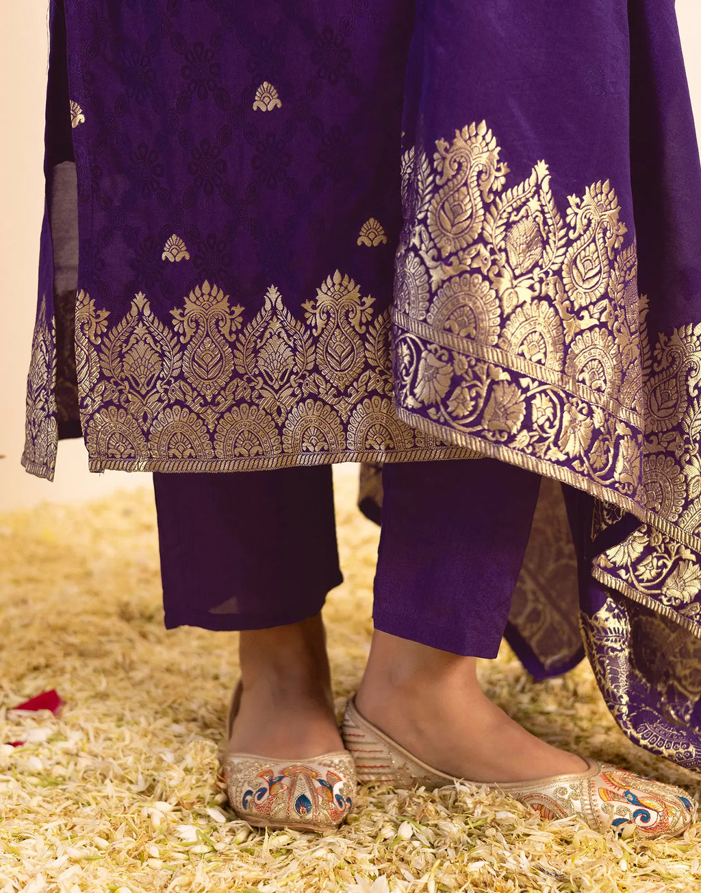 Skylee Silk Woven Straight 3 Piece Kurta Set For Woman