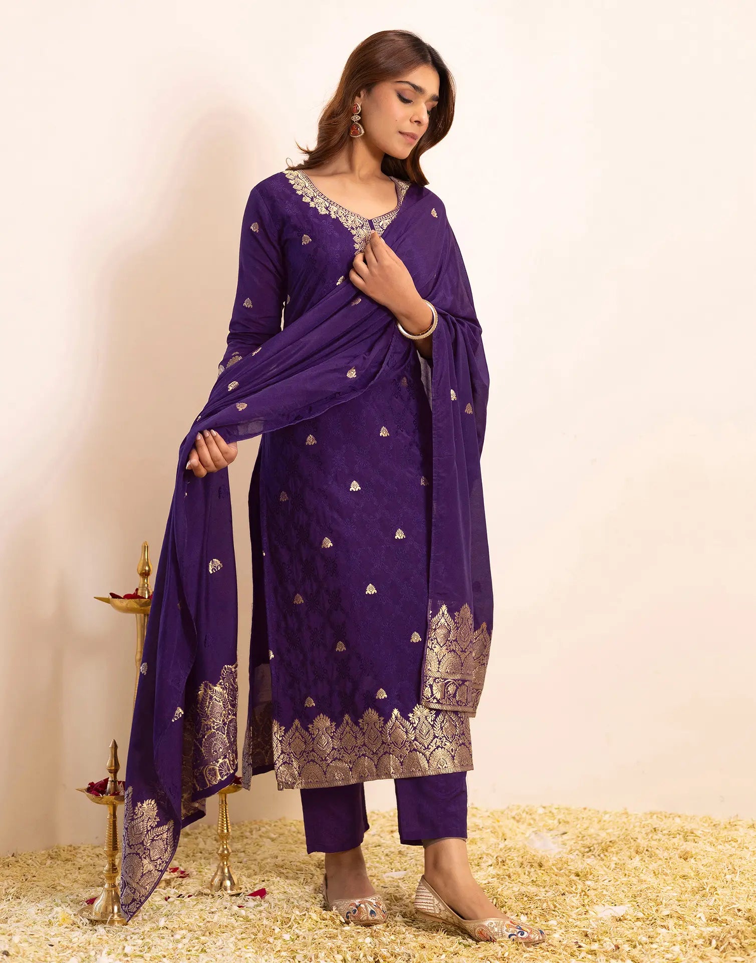 Skylee Silk Woven Straight 3 Piece Kurta Set For Woman
