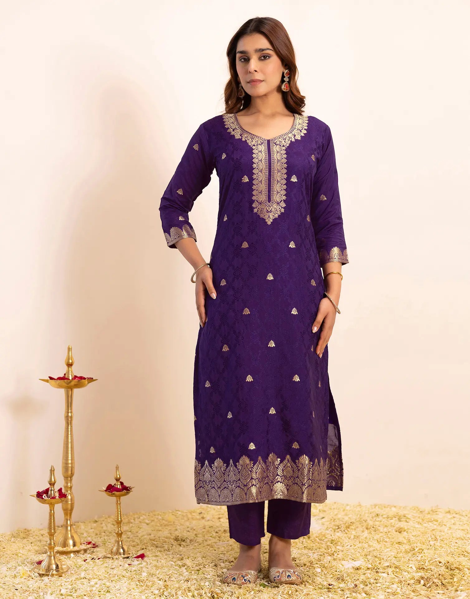 Skylee Silk Woven Straight 3 Piece Kurta Set For Woman