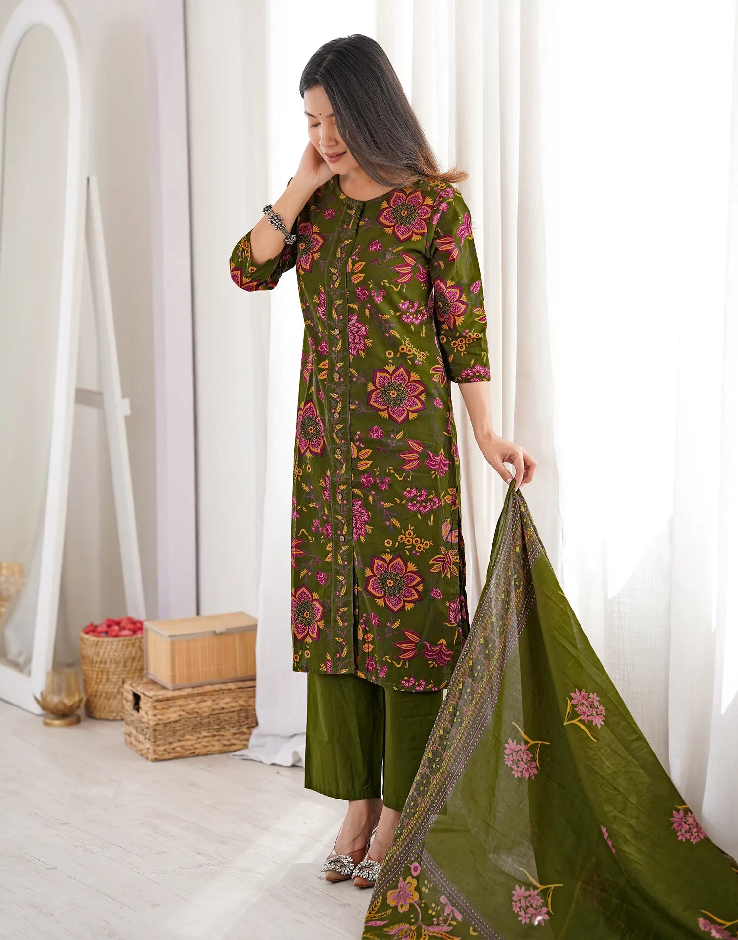 Moss Green Round Neck Printed Straight 3 Piece Kurta Set with Dupatta