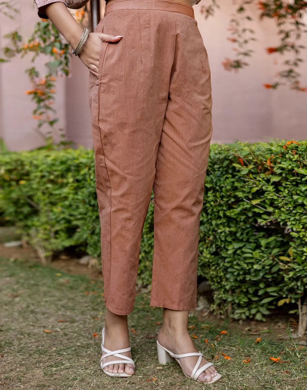 Skylee Cotton Woven Straight 3 Piece Kurta Set For Woman