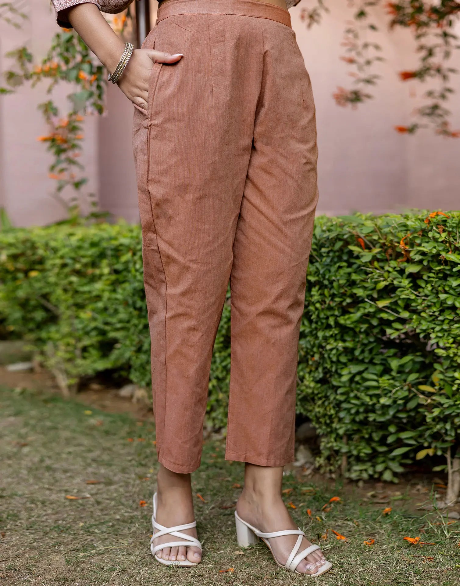 Skylee Cotton Woven Straight 3 Piece Kurta Set For Woman