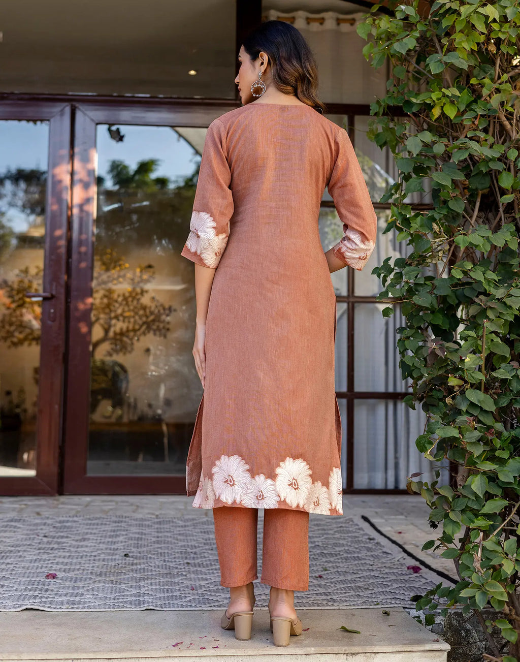 Skylee Cotton Woven Straight 3 Piece Kurta Set For Woman