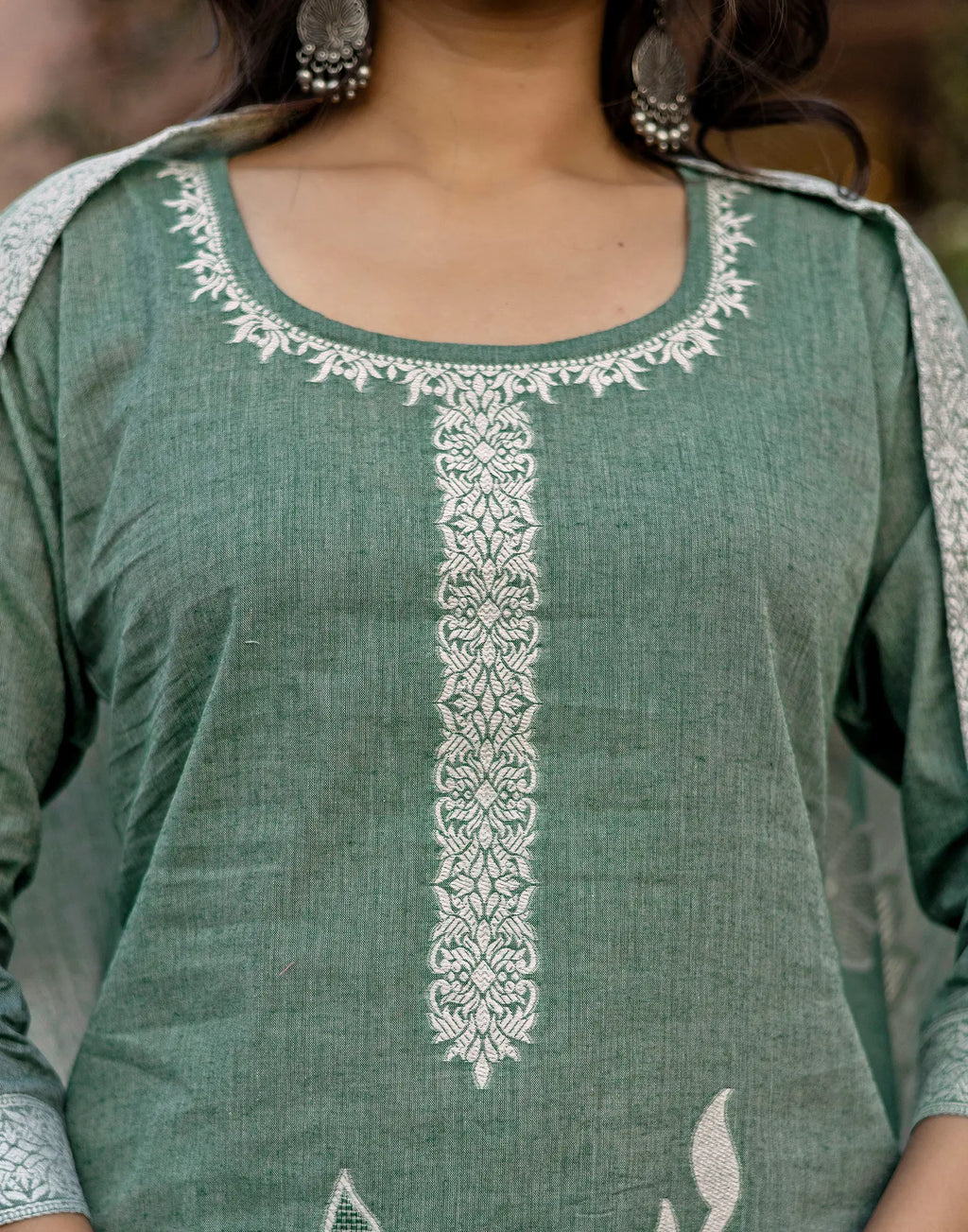 Skylee Cotton Woven Straight 3 Piece Kurta Set For Woman