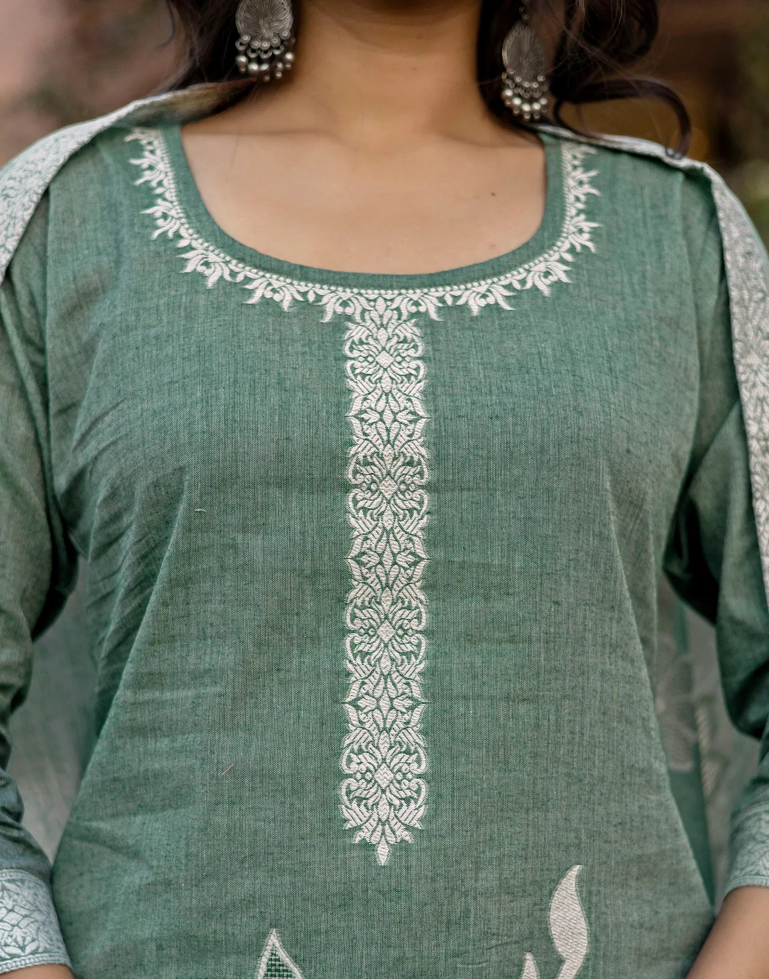 Skylee Cotton Woven Straight 3 Piece Kurta Set For Woman
