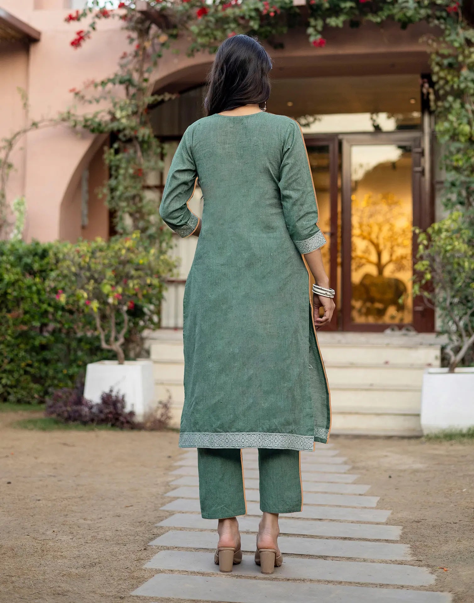 Skylee Cotton Woven Straight 3 Piece Kurta Set For Woman