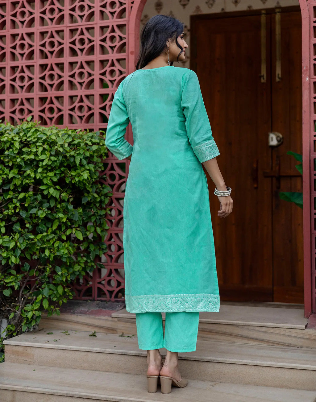 Skylee Cotton Woven Straight 3 Piece Kurta Set For Woman