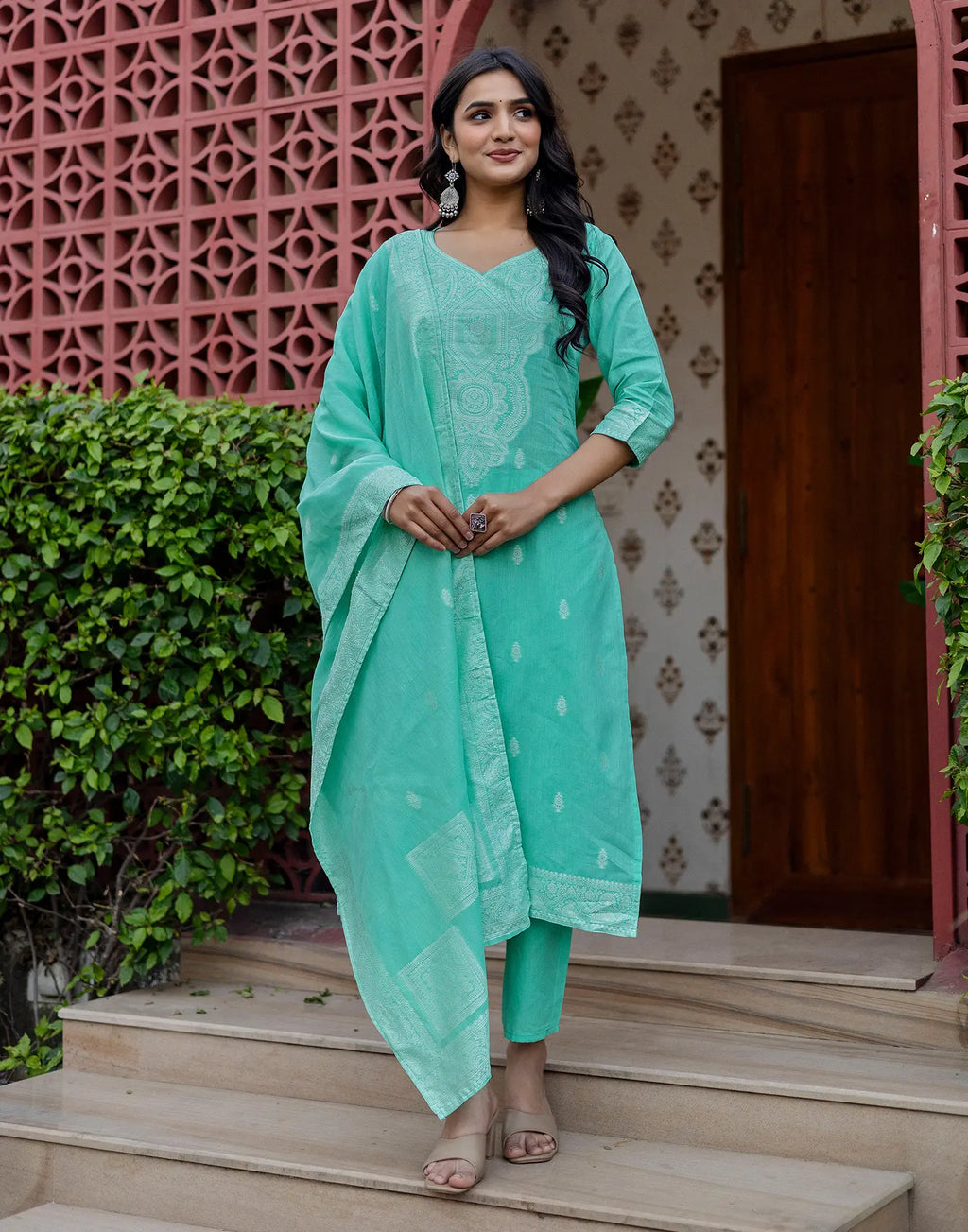 Skylee Cotton Woven Straight 3 Piece Kurta Set For Woman