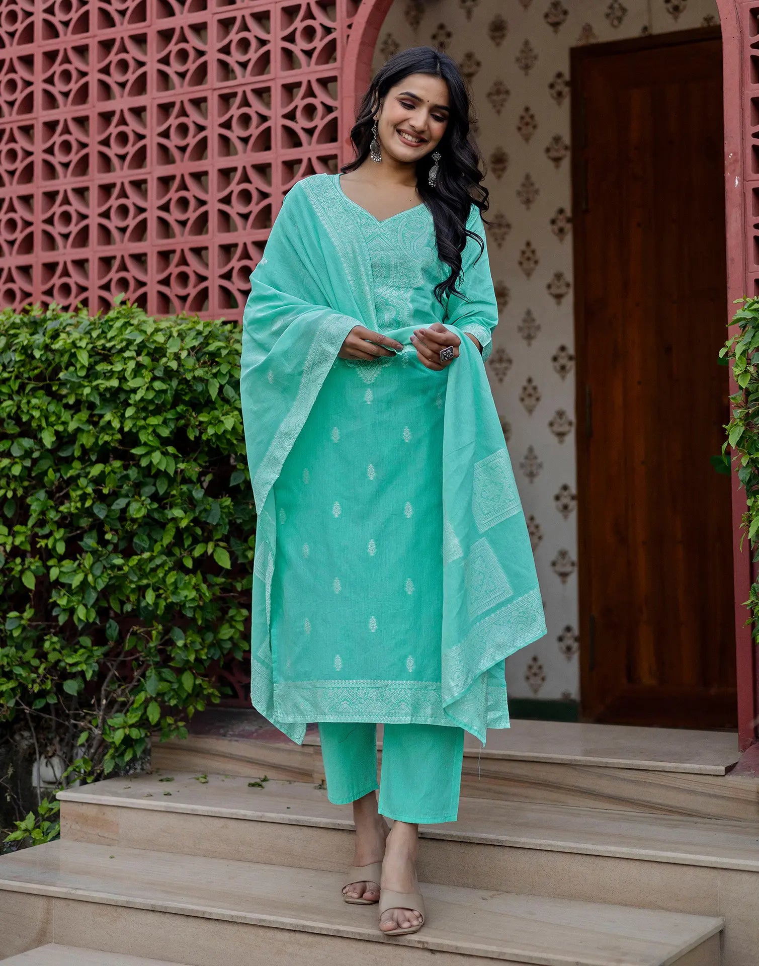 Skylee Cotton Woven Straight 3 Piece Kurta Set For Woman