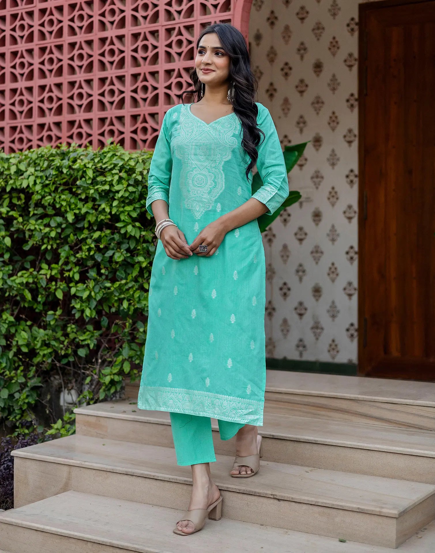 Skylee Cotton Woven Straight 3 Piece Kurta Set For Woman