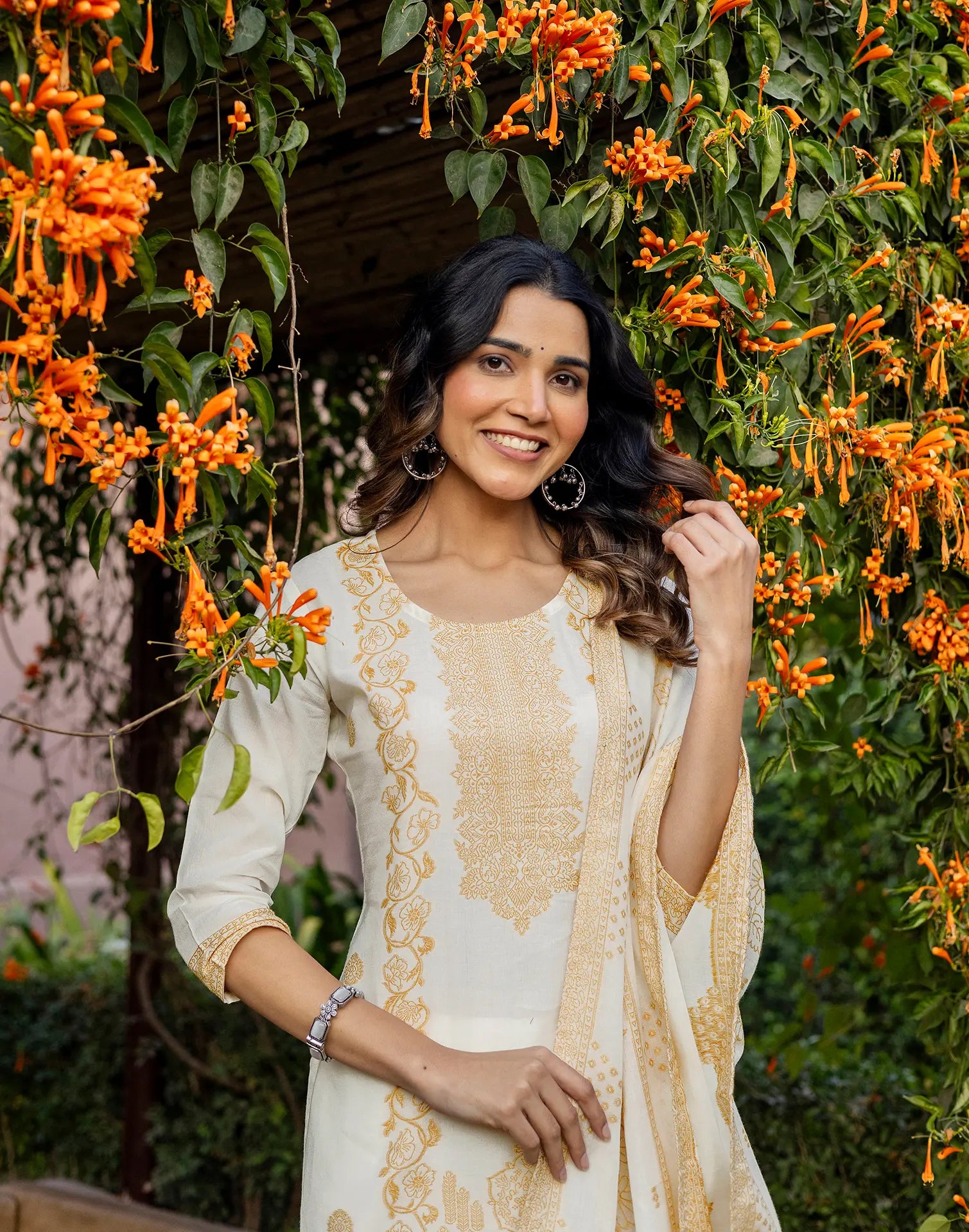 Skylee Cotton Woven Straight 3 Piece Kurta Set For Woman