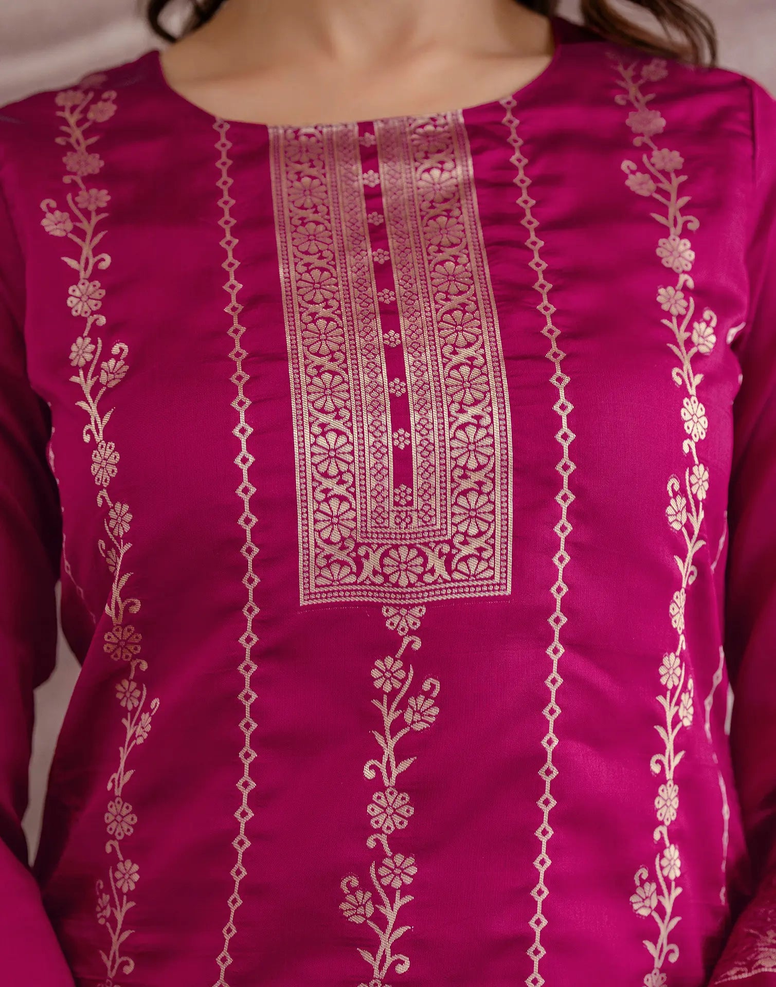 Skylee Silk Woven Straight 3 Piece Kurta Set For Woman