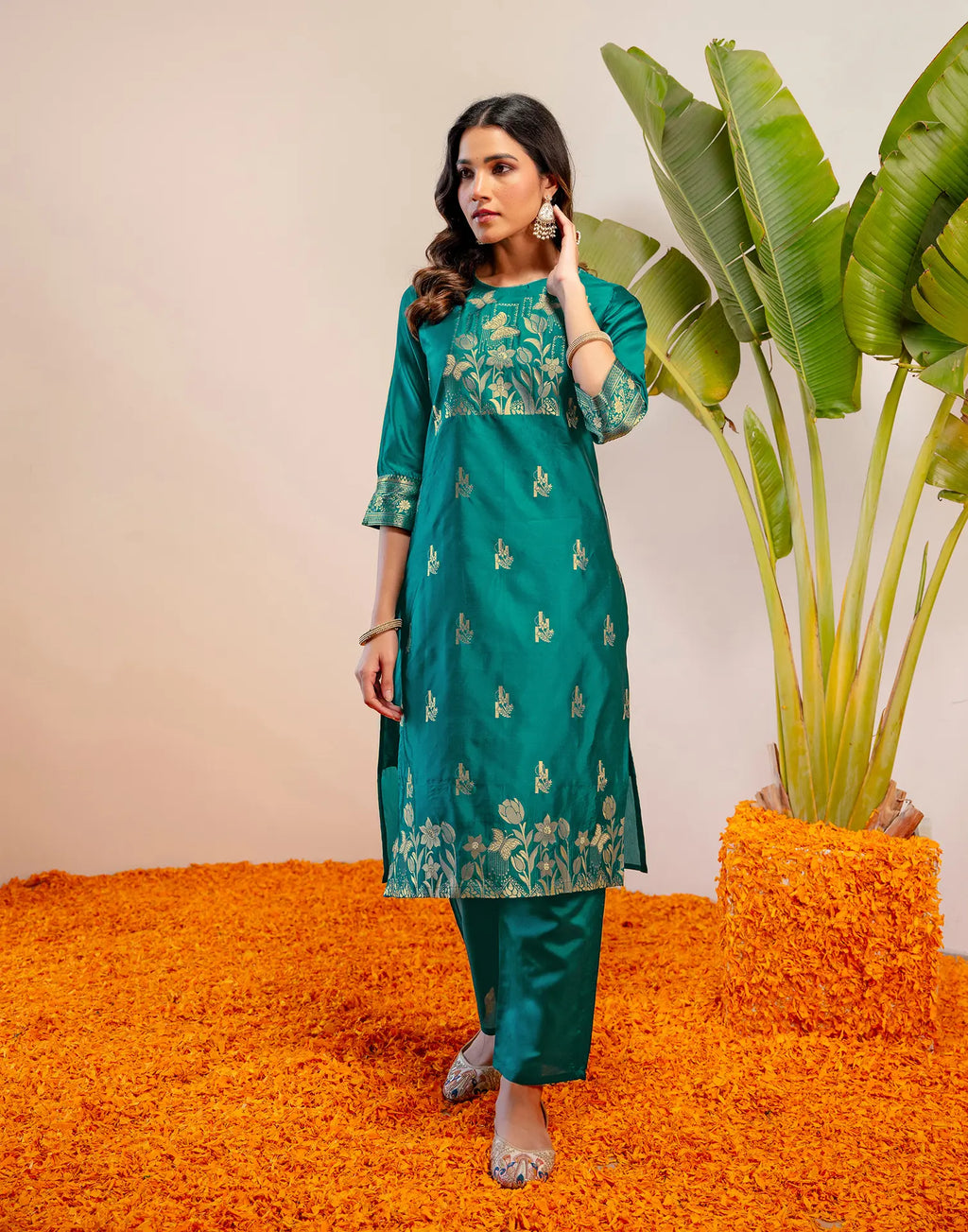 Skylee Silk Woven Straight 3 Piece Kurta Set For Woman