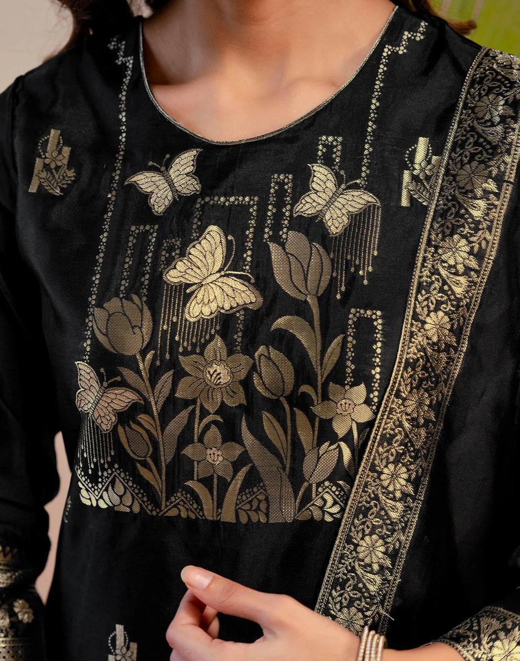 Skylee Silk Woven Straight 3 Piece Kurta Set For Woman