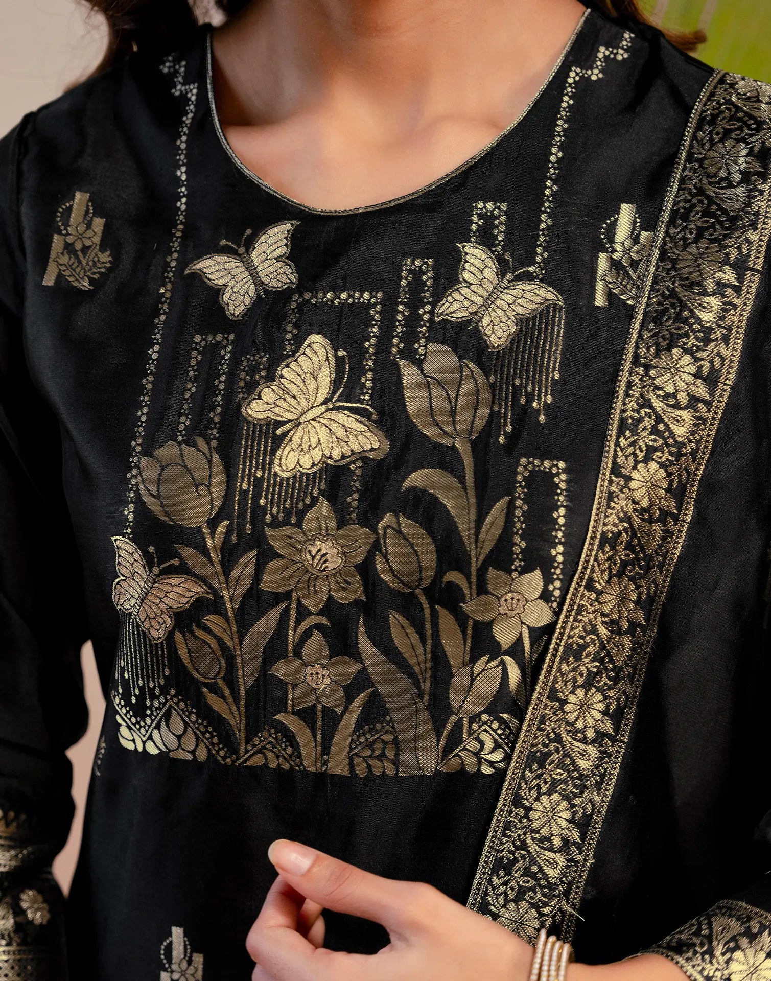 Skylee Silk Woven Straight 3 Piece Kurta Set For Woman