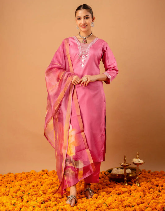 Rose Pink Sweetheart Neckline Embroidery Straight 3 Piece Kurta Set With Dupatta