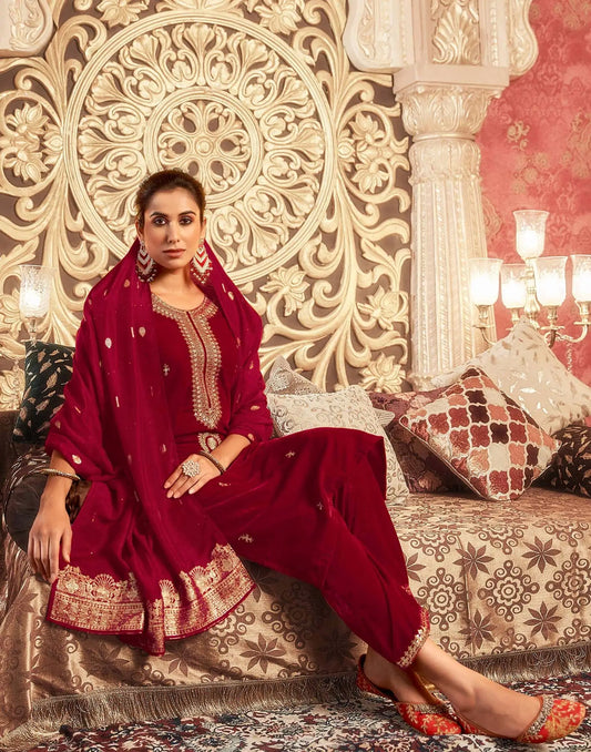 Affordable velvet kurta set for women by skylee 