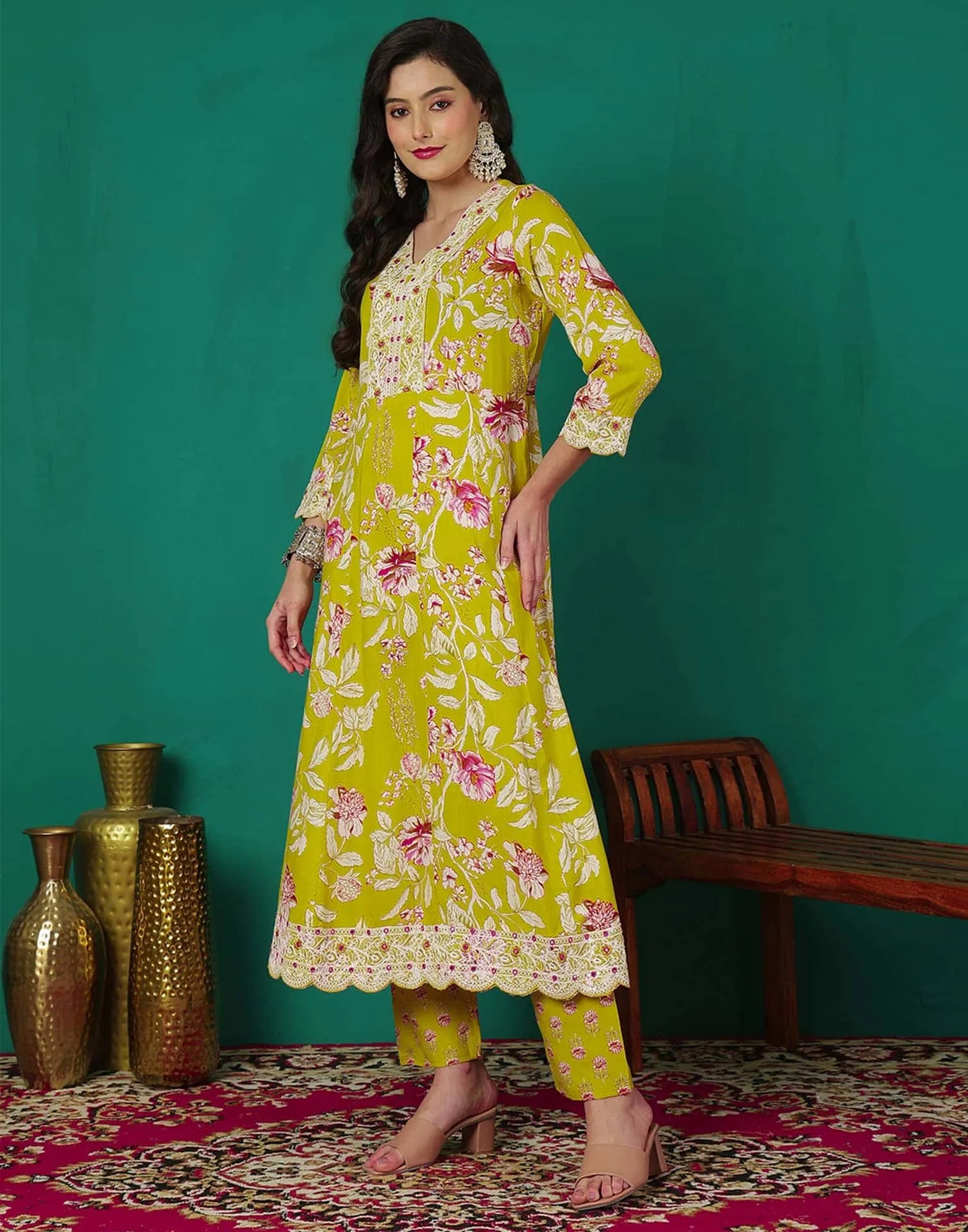 affordable v neck kurta set 