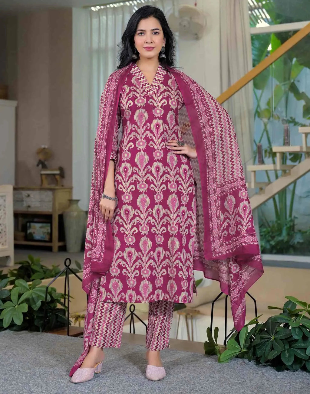 Skylee Viscose Rayon Floral Print Straight 3 Piece Kurta Set For Woman