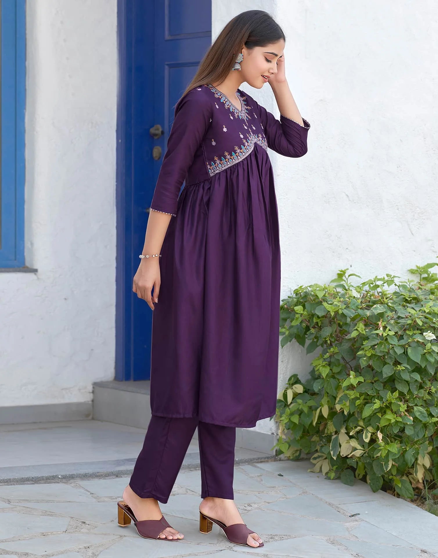 affordable v neck kurta set 