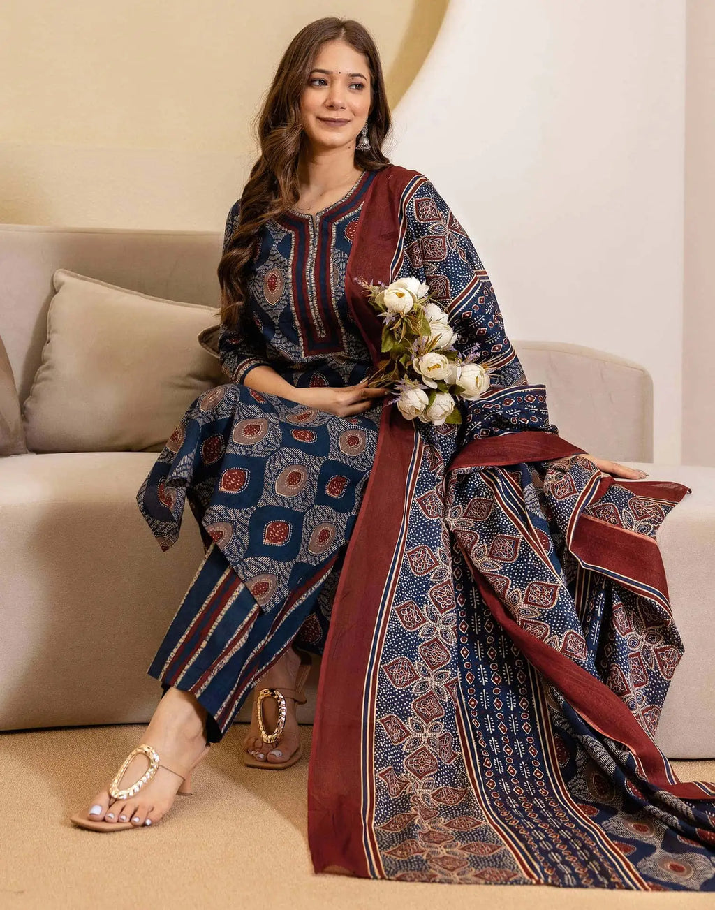 Skylee Viscose Rayon Printed Straight 3 Piece Kurta Set For Woman