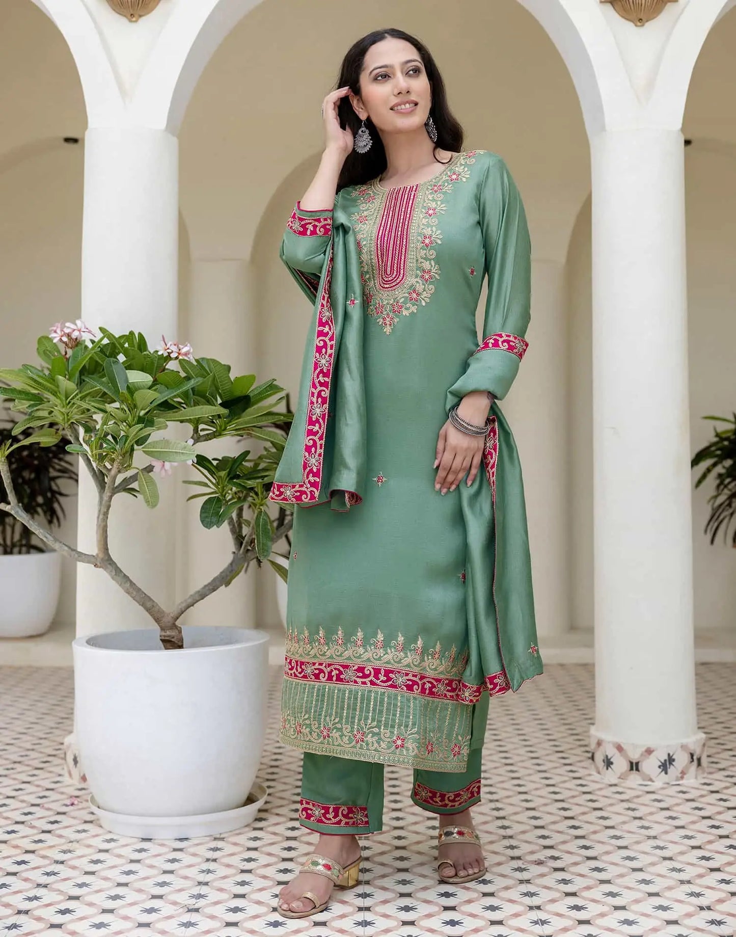 affordable round neck kurta set 