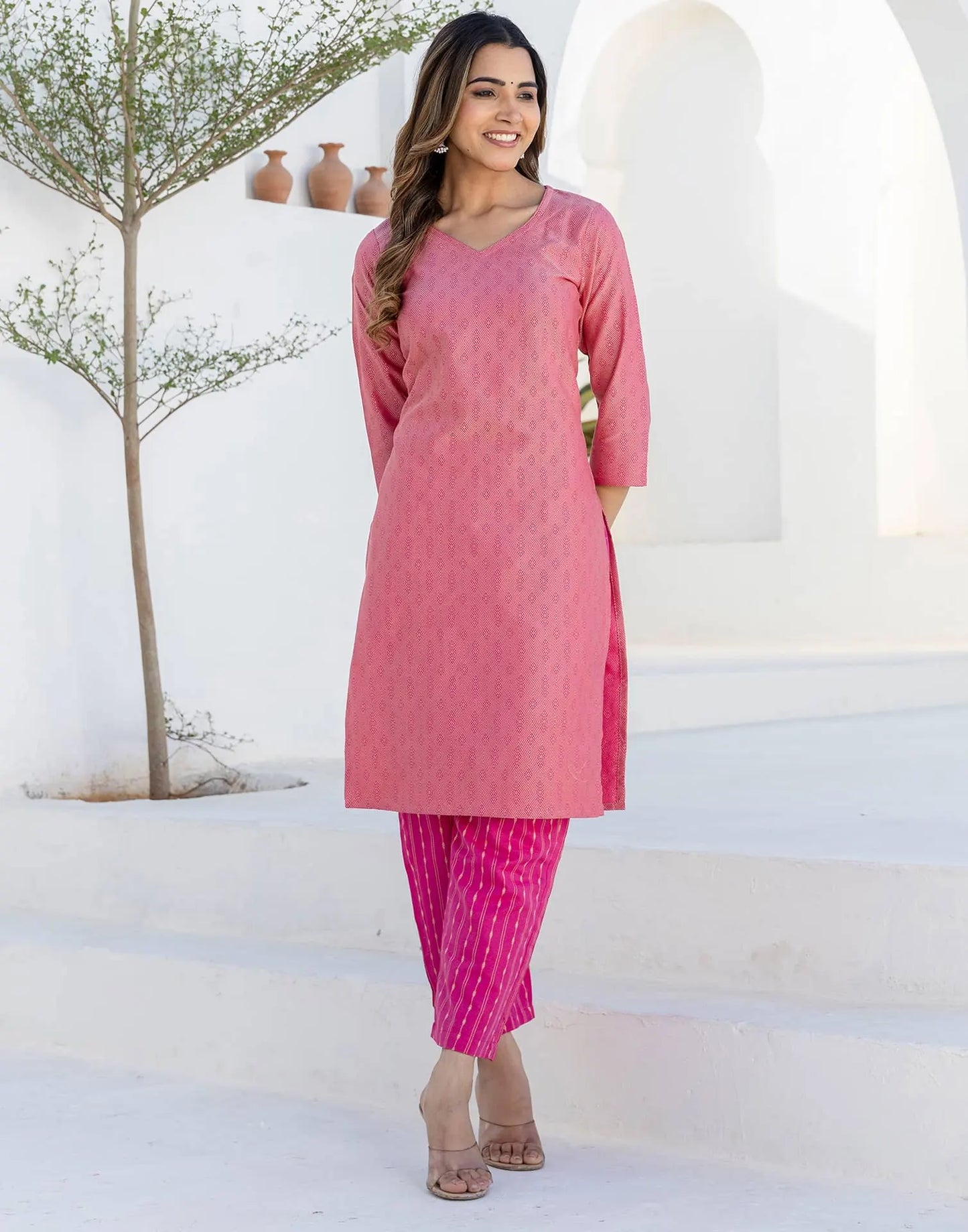 affordable v neck kurta set 